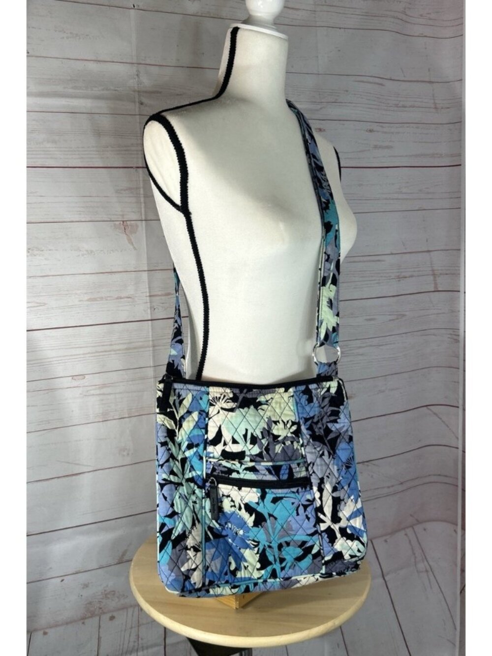 Vera Bradley Cam Floral Quilted Blue Triple Zip Hipster Crossbody Adjustable Bag